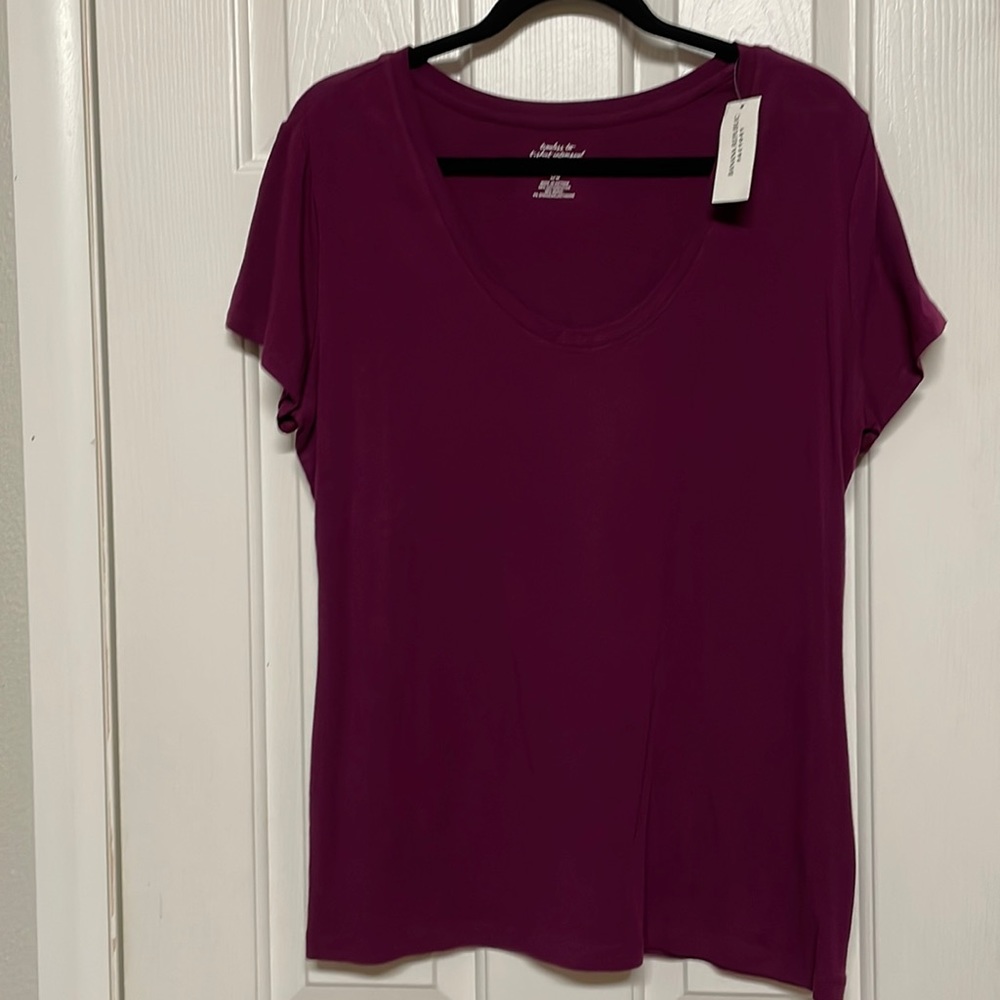 Banana Republic scoop neck tshirt